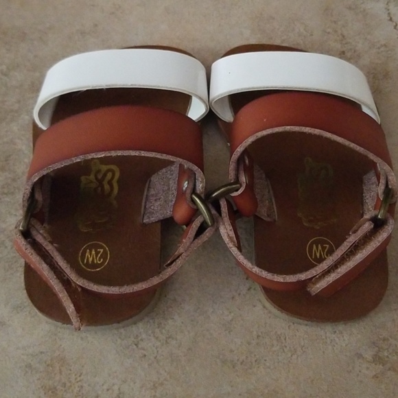 Baby sandals nwt - Picture 2 of 3